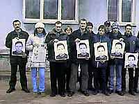 ''Зубры'' з плякатамі
